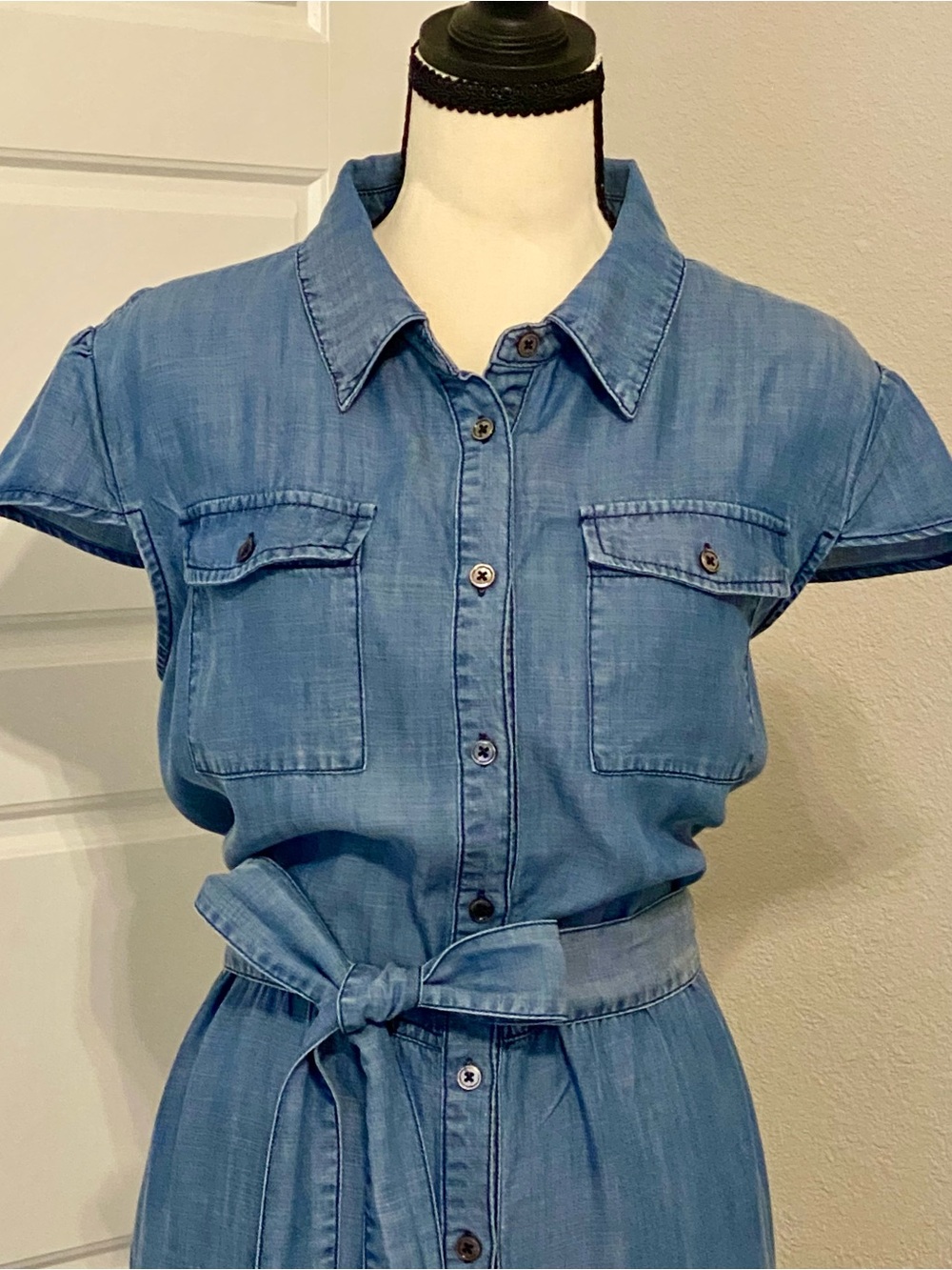 Avara Chambray Button-Down Maxi Dress with Tie Belt - Picture 2 of 16